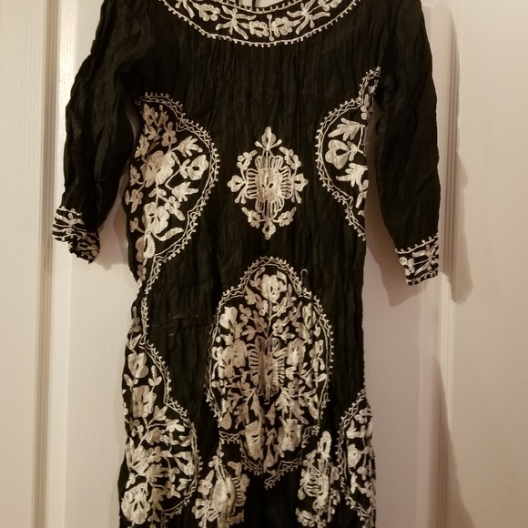 Med-Black crushed silk top - Picture 3 of 3